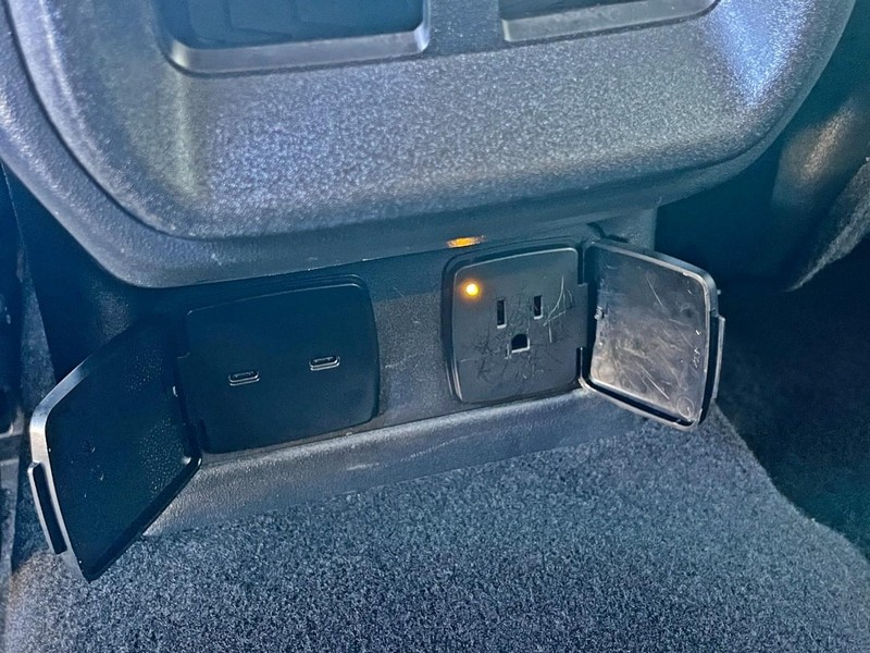 Ford Bronco Vehicle Full-screen Gallery Image 18