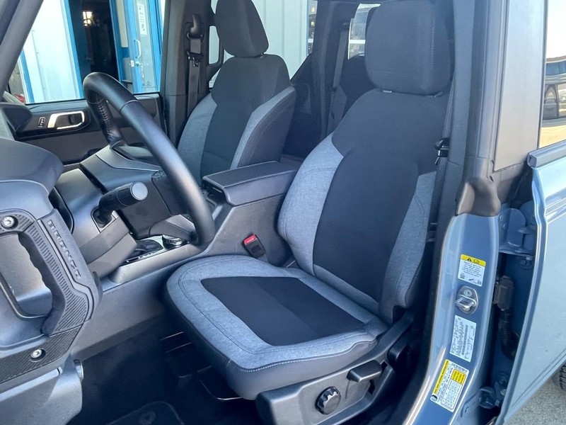 Ford Bronco Vehicle Full-screen Gallery Image 22