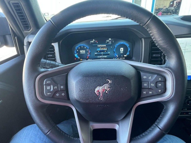 Ford Bronco Vehicle Full-screen Gallery Image 26