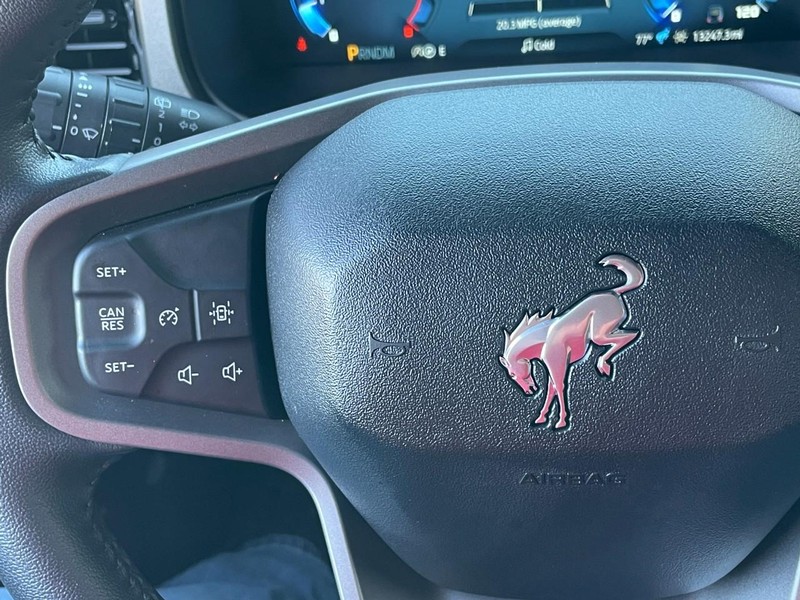 Ford Bronco Vehicle Full-screen Gallery Image 27