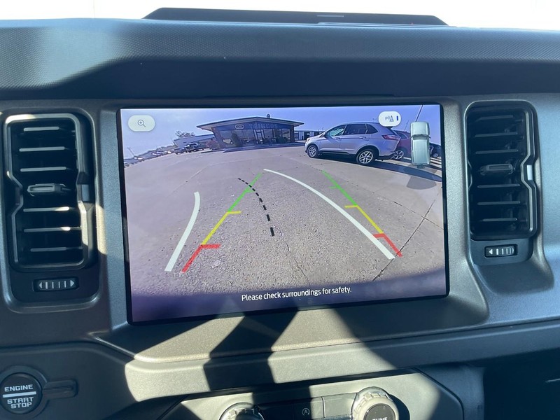 Ford Bronco Vehicle Full-screen Gallery Image 34