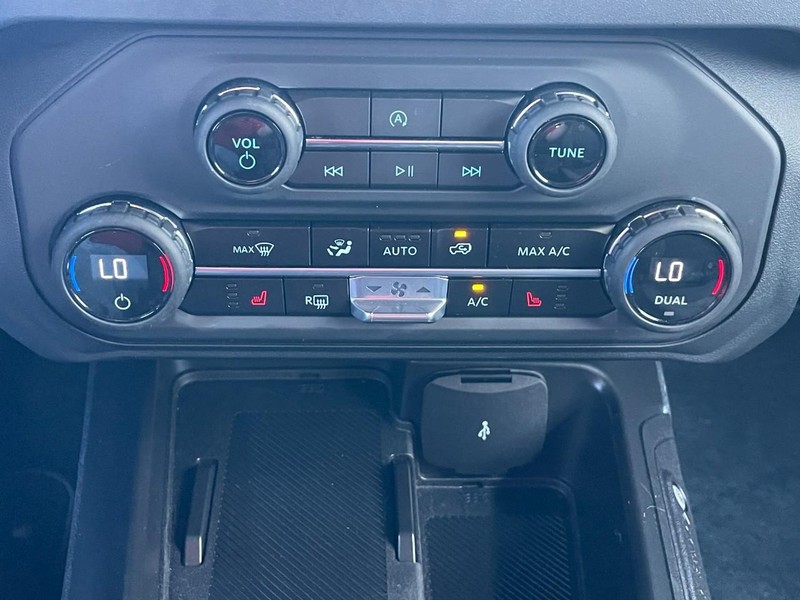 Ford Bronco Vehicle Full-screen Gallery Image 41