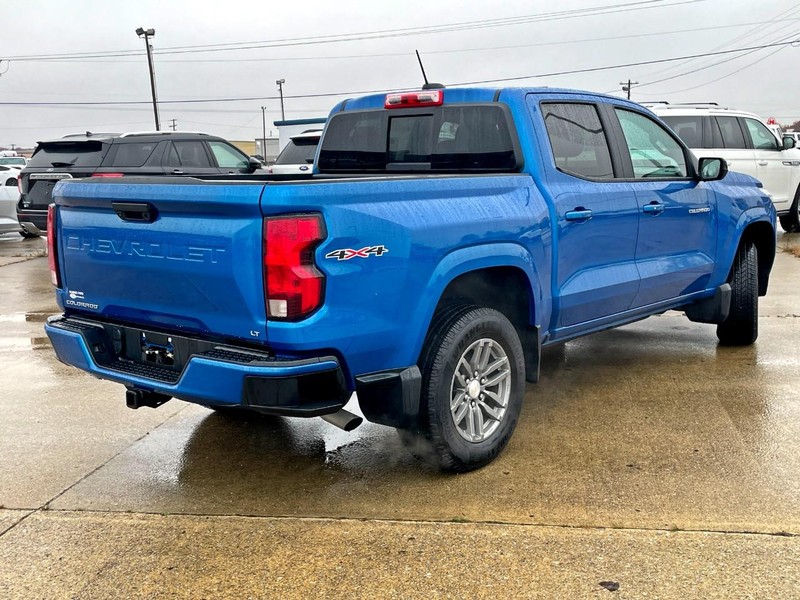 Chevrolet Colorado Vehicle Full-screen Gallery Image 04