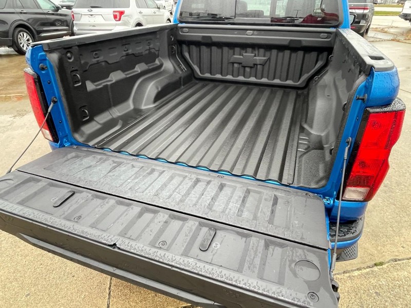 Chevrolet Colorado Vehicle Full-screen Gallery Image 06