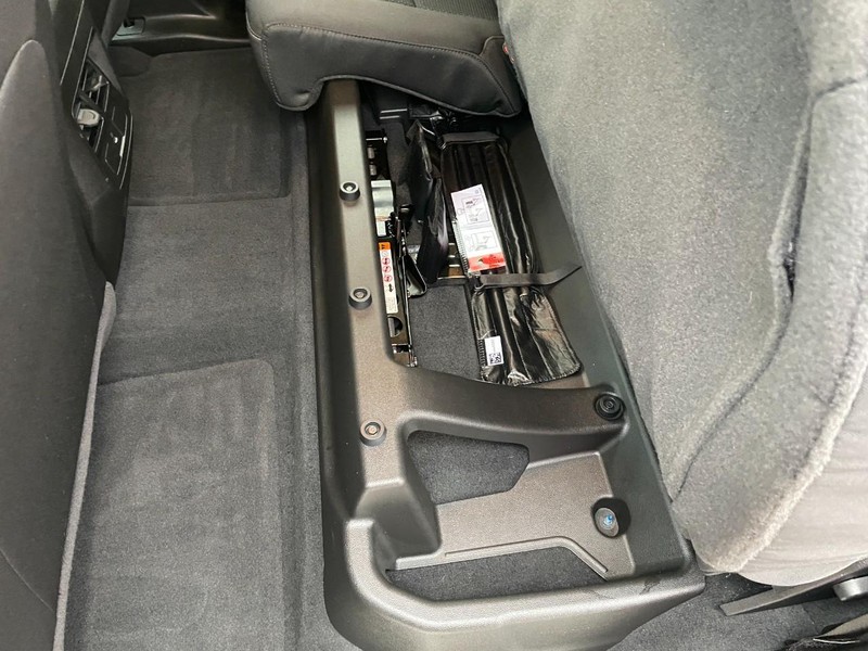 Chevrolet Colorado Vehicle Full-screen Gallery Image 16