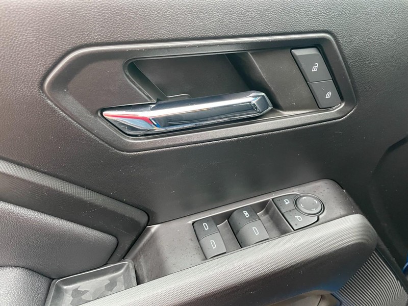 Chevrolet Colorado Vehicle Full-screen Gallery Image 23