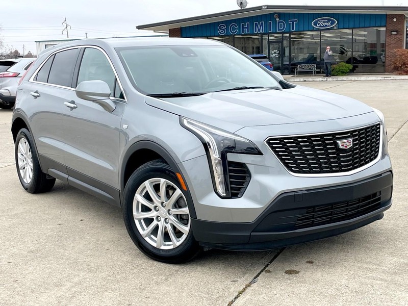 Cadillac XT4 Vehicle Full-screen Gallery Image 02
