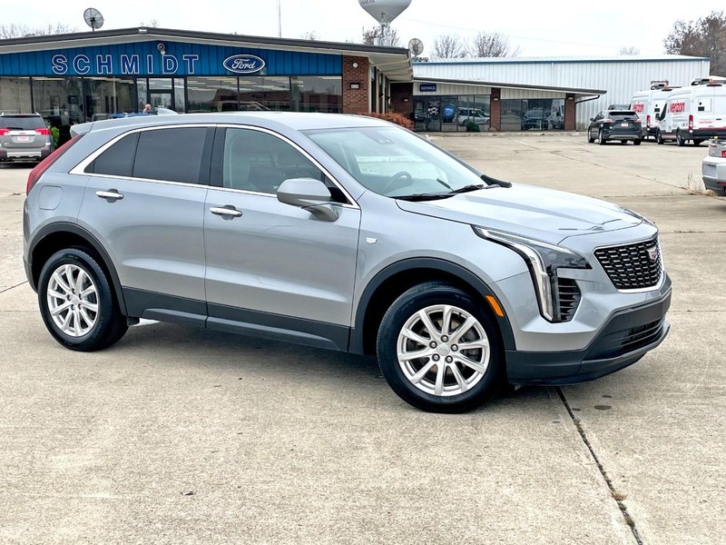 Cadillac XT4 Vehicle Full-screen Gallery Image 03