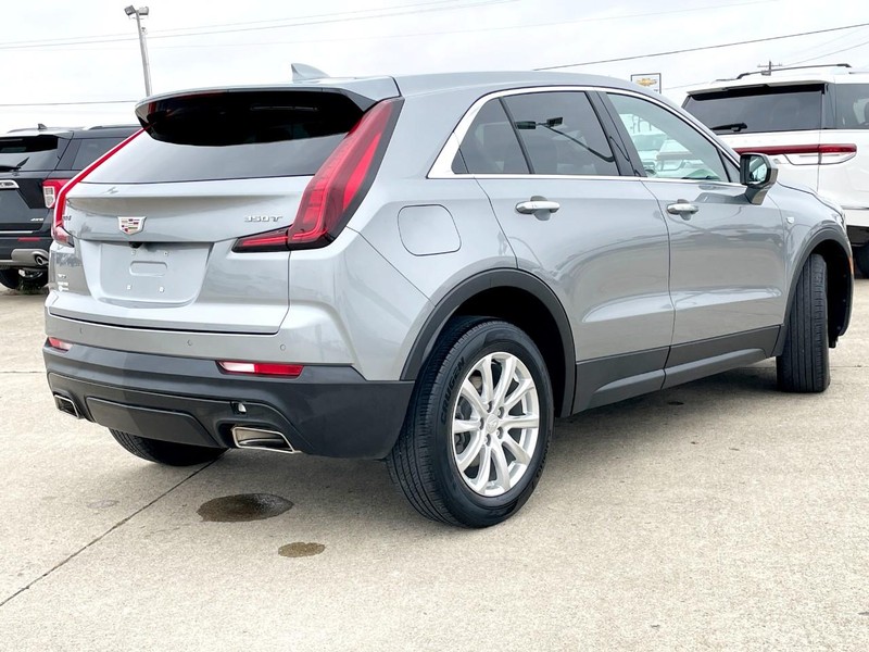 Cadillac XT4 Vehicle Full-screen Gallery Image 04