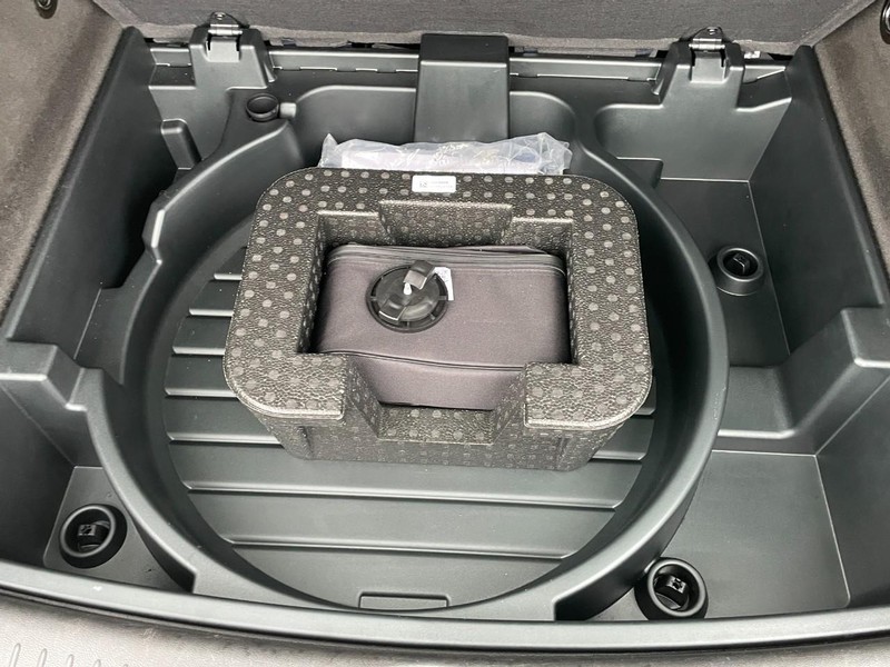 Cadillac XT4 Vehicle Full-screen Gallery Image 12