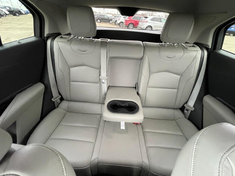 Cadillac XT4 Vehicle Full-screen Gallery Image 16