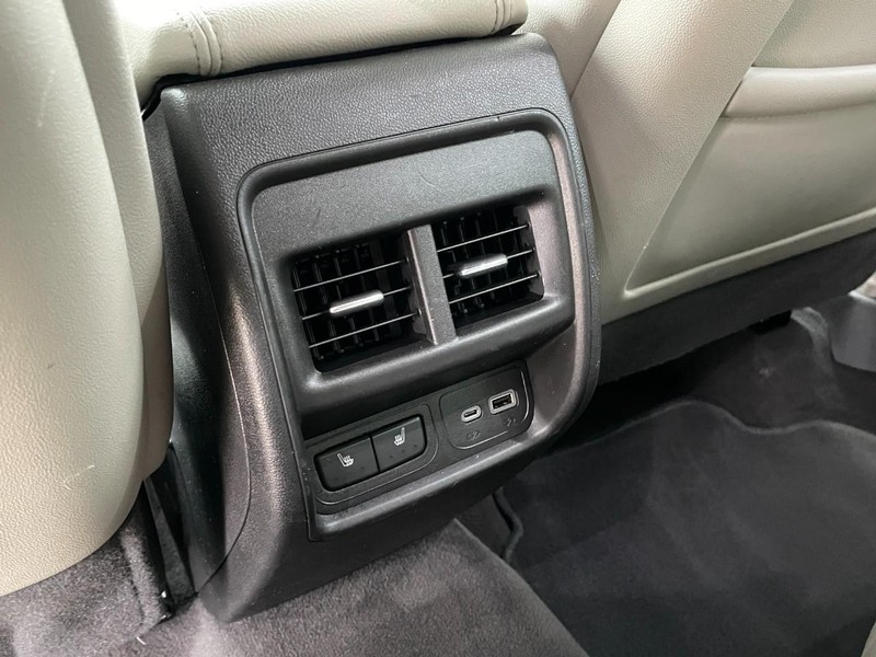 Cadillac XT4 Vehicle Full-screen Gallery Image 17