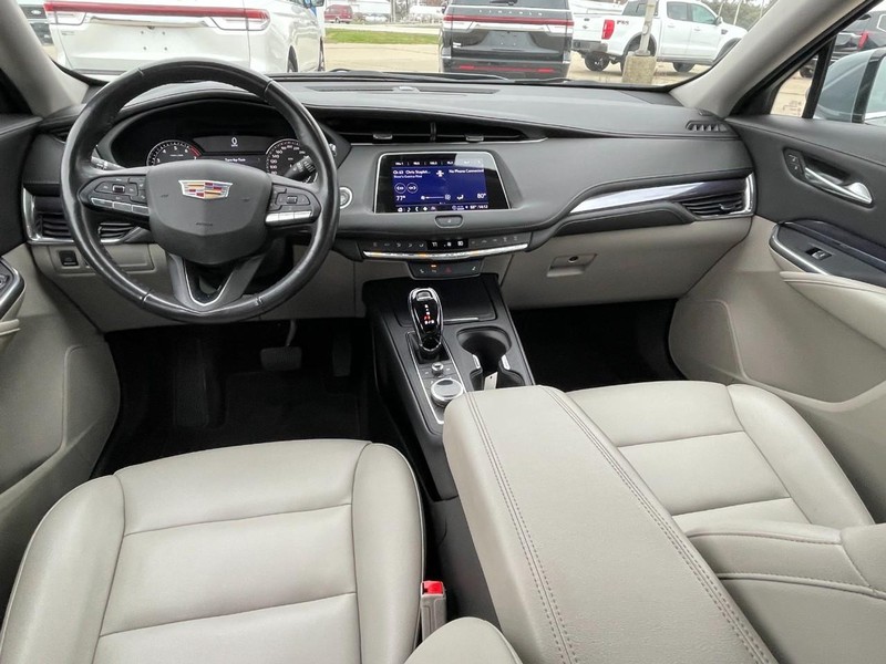 Cadillac XT4 Vehicle Full-screen Gallery Image 18