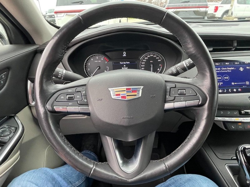 Cadillac XT4 Vehicle Full-screen Gallery Image 25