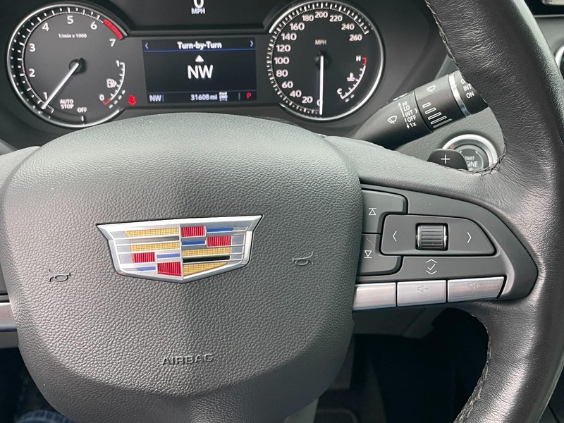 Cadillac XT4 Vehicle Full-screen Gallery Image 27