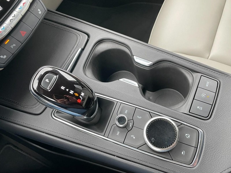 Cadillac XT4 Vehicle Full-screen Gallery Image 39