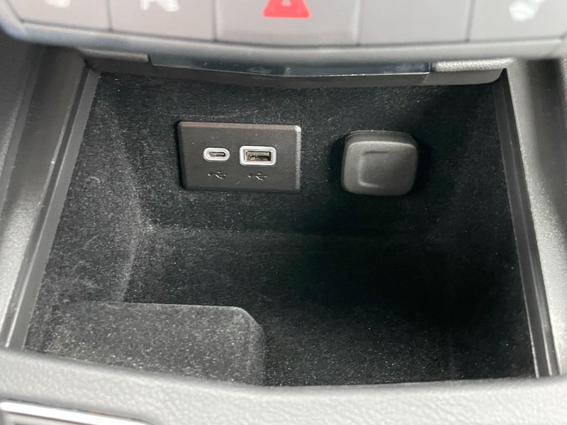 Cadillac XT4 Vehicle Full-screen Gallery Image 40