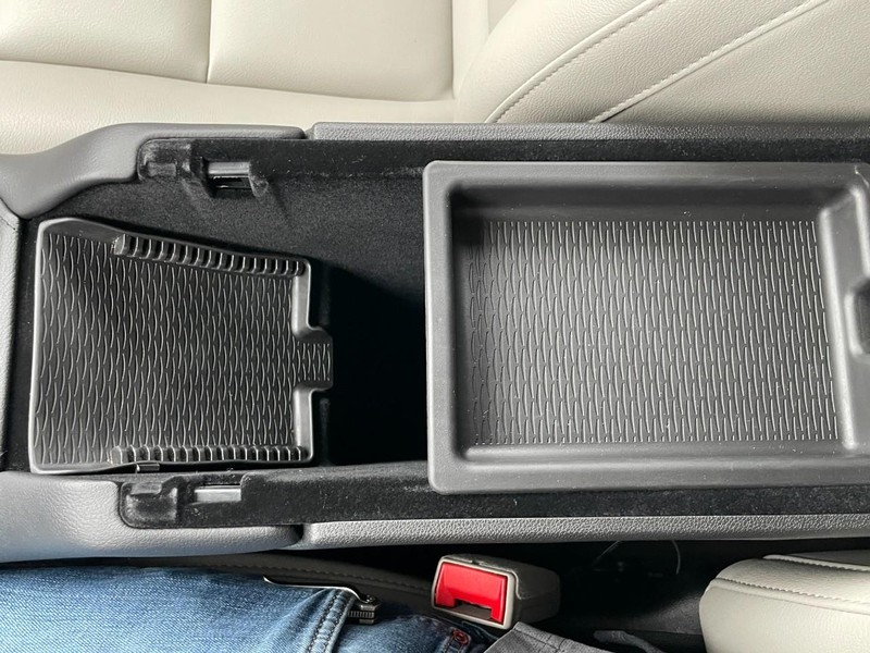 Cadillac XT4 Vehicle Full-screen Gallery Image 43