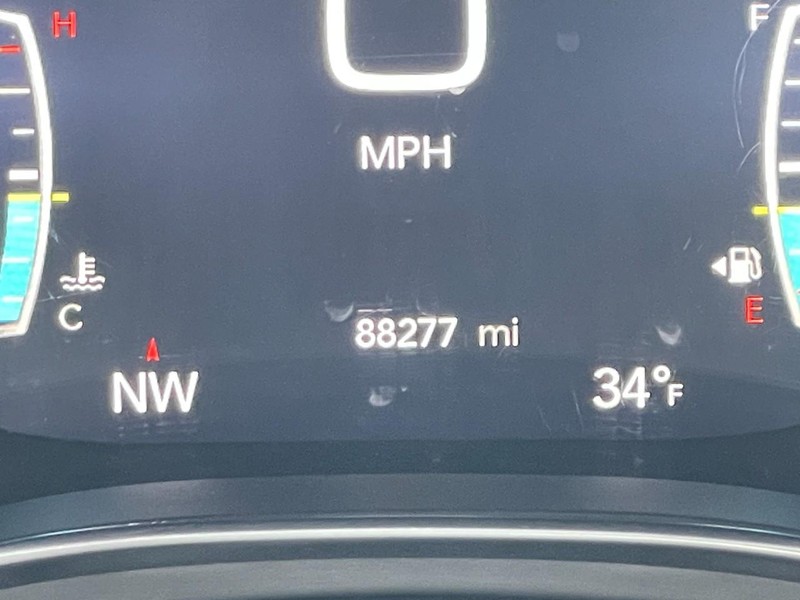 Chrysler Pacifica Vehicle Full-screen Gallery Image 39