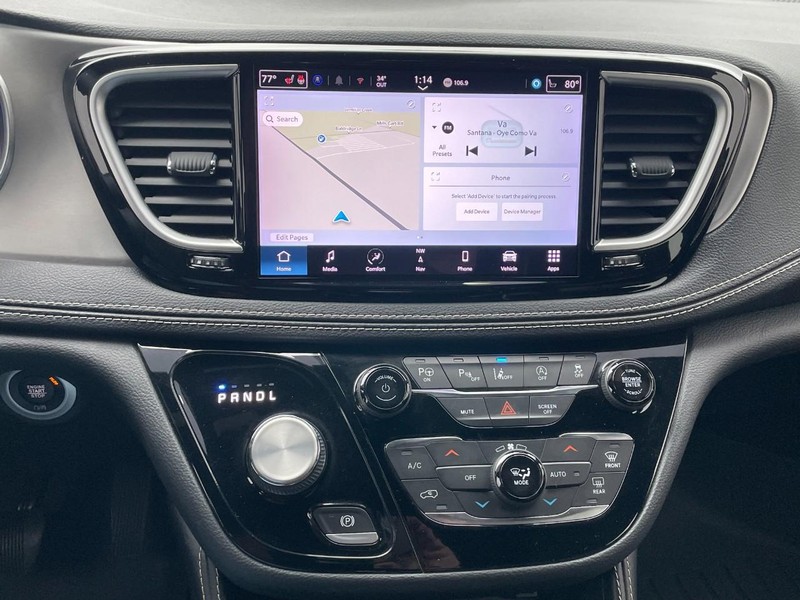 Chrysler Pacifica Vehicle Full-screen Gallery Image 41