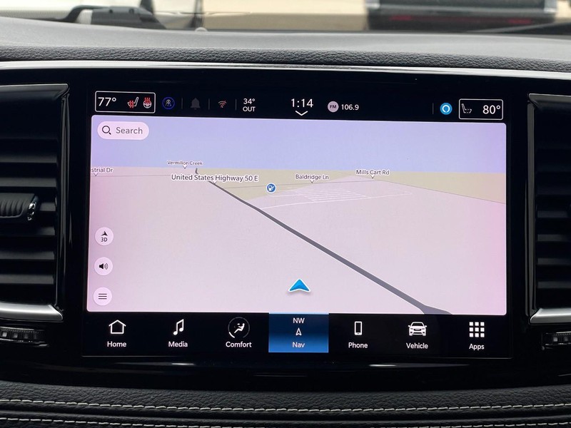 Chrysler Pacifica Vehicle Full-screen Gallery Image 43