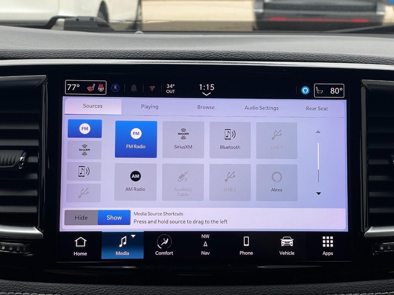 Chrysler Pacifica Vehicle Full-screen Gallery Image 45