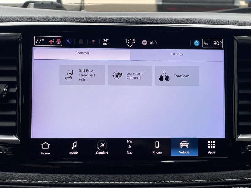 Chrysler Pacifica Vehicle Full-screen Gallery Image 48