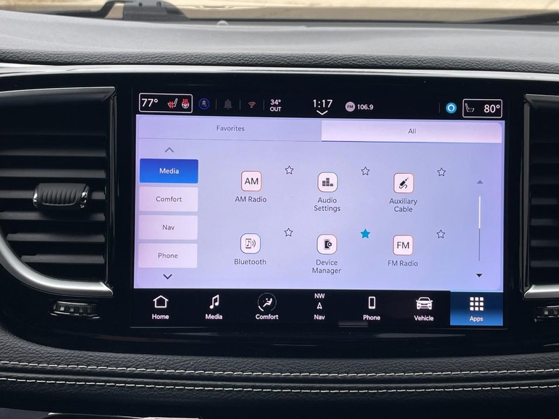 Chrysler Pacifica Vehicle Full-screen Gallery Image 56