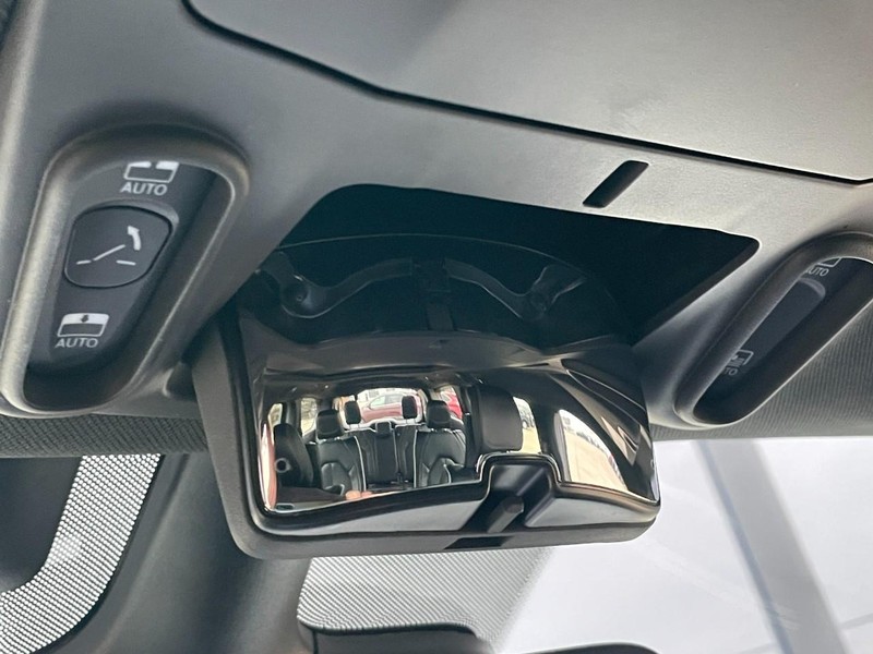 Chrysler Pacifica Vehicle Full-screen Gallery Image 69