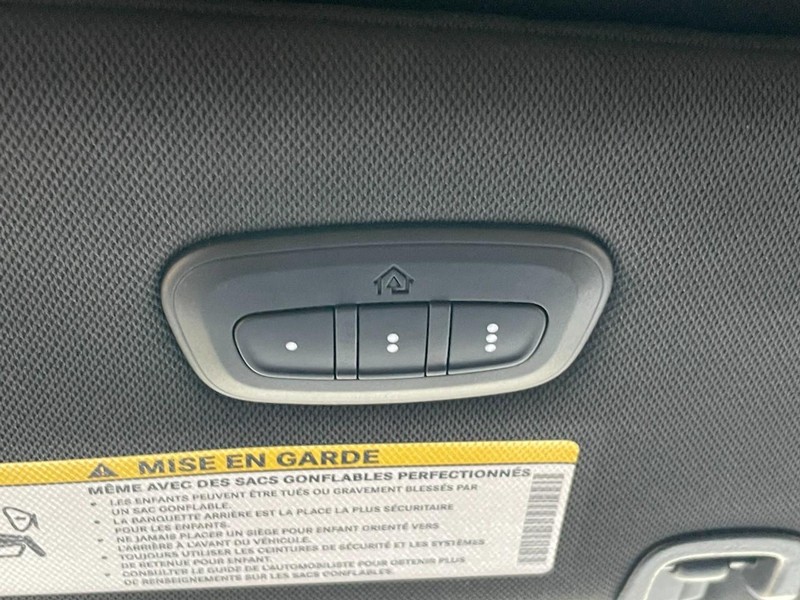 Chrysler Pacifica Vehicle Full-screen Gallery Image 70