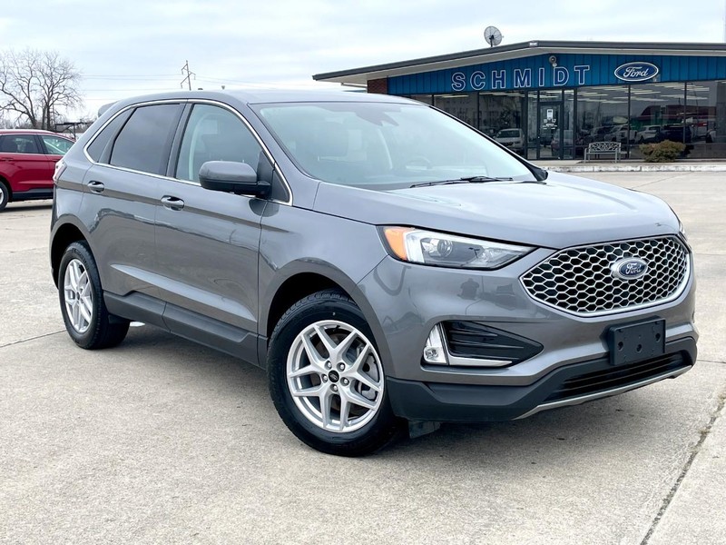 Ford Edge Vehicle Full-screen Gallery Image 02