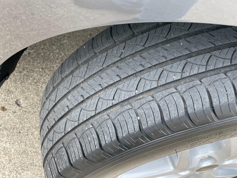 Ford Edge Vehicle Full-screen Gallery Image 09