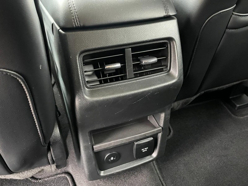 Ford Edge Vehicle Full-screen Gallery Image 18