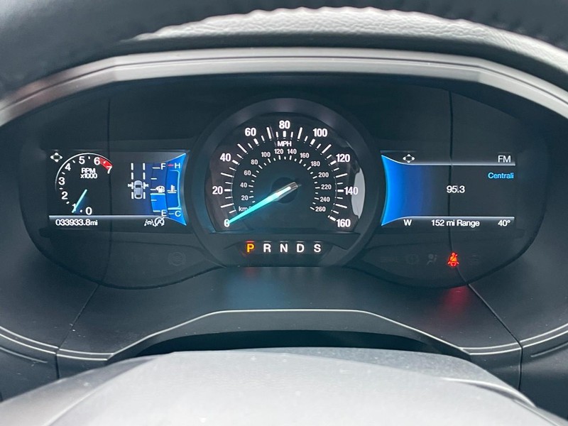 Ford Edge Vehicle Full-screen Gallery Image 30