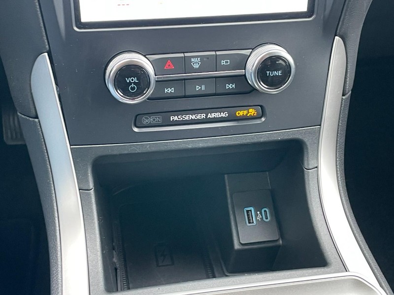 Ford Edge Vehicle Full-screen Gallery Image 41