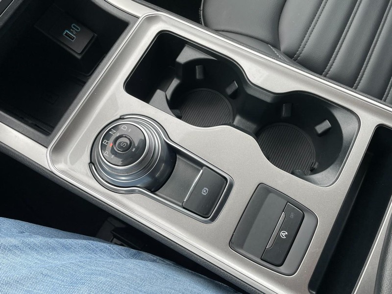 Ford Edge Vehicle Full-screen Gallery Image 42