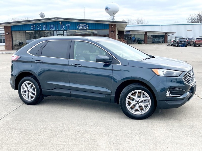 Ford Edge Vehicle Full-screen Gallery Image 03