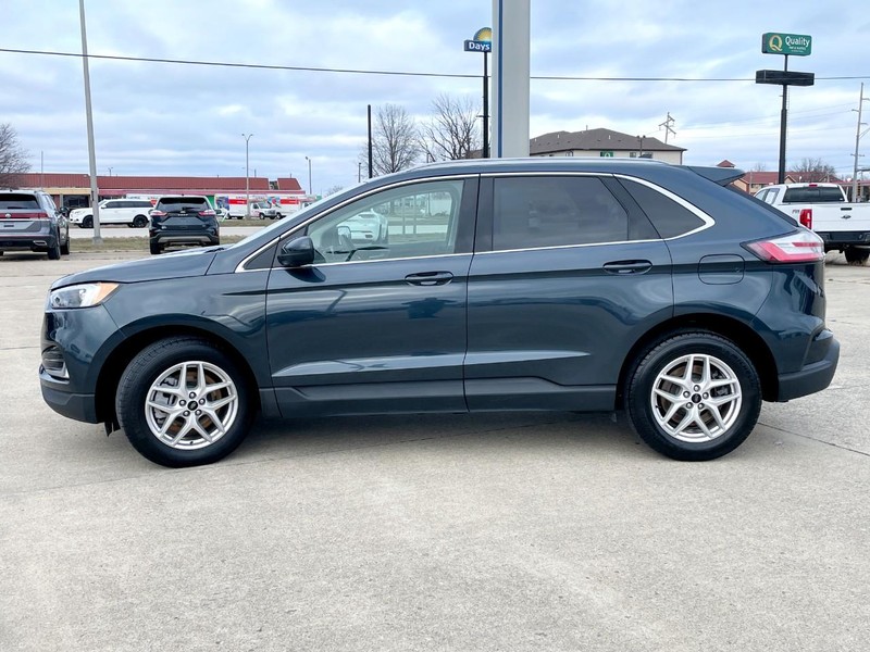 Ford Edge Vehicle Full-screen Gallery Image 06