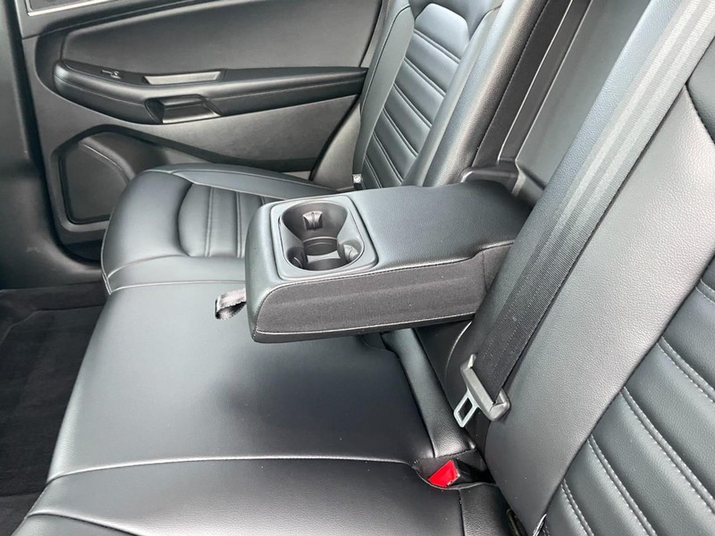 Ford Edge Vehicle Full-screen Gallery Image 17