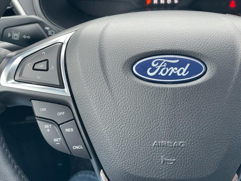 Ford Edge Vehicle Full-screen Gallery Image 27