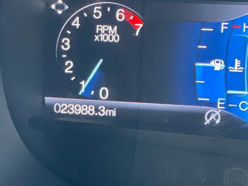 Ford Edge Vehicle Full-screen Gallery Image 32