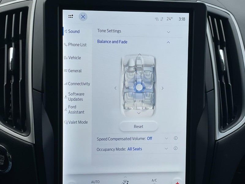 Ford Edge Vehicle Full-screen Gallery Image 38