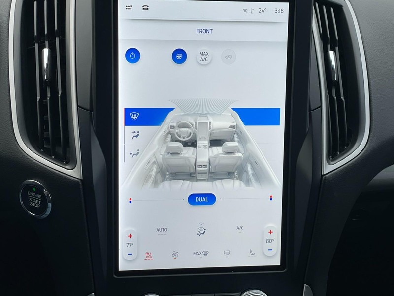 Ford Edge Vehicle Full-screen Gallery Image 39