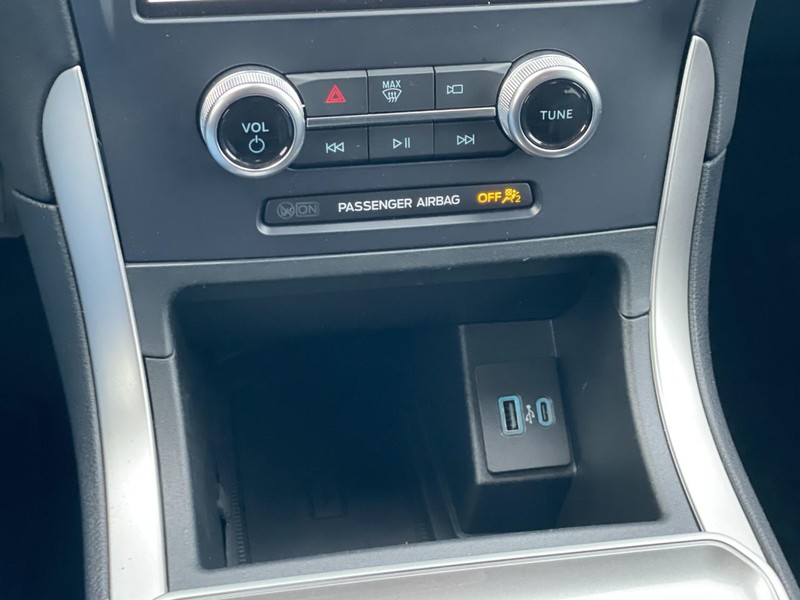 Ford Edge Vehicle Full-screen Gallery Image 42