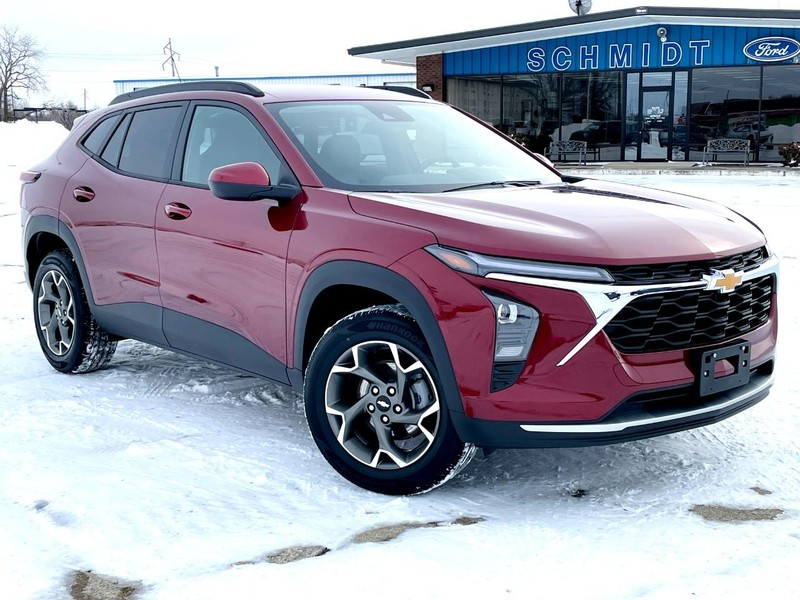 Chevrolet Trax Vehicle Full-screen Gallery Image 02