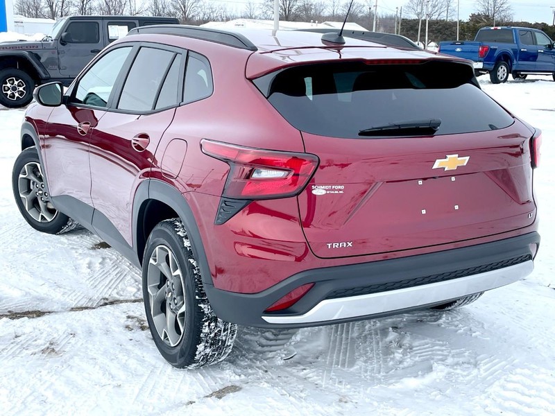 Chevrolet Trax Vehicle Full-screen Gallery Image 05