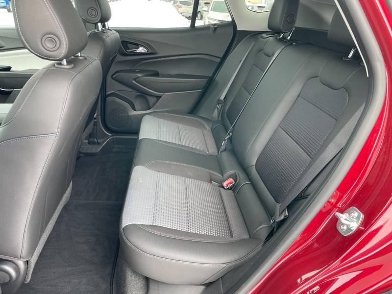 Chevrolet Trax Vehicle Full-screen Gallery Image 12