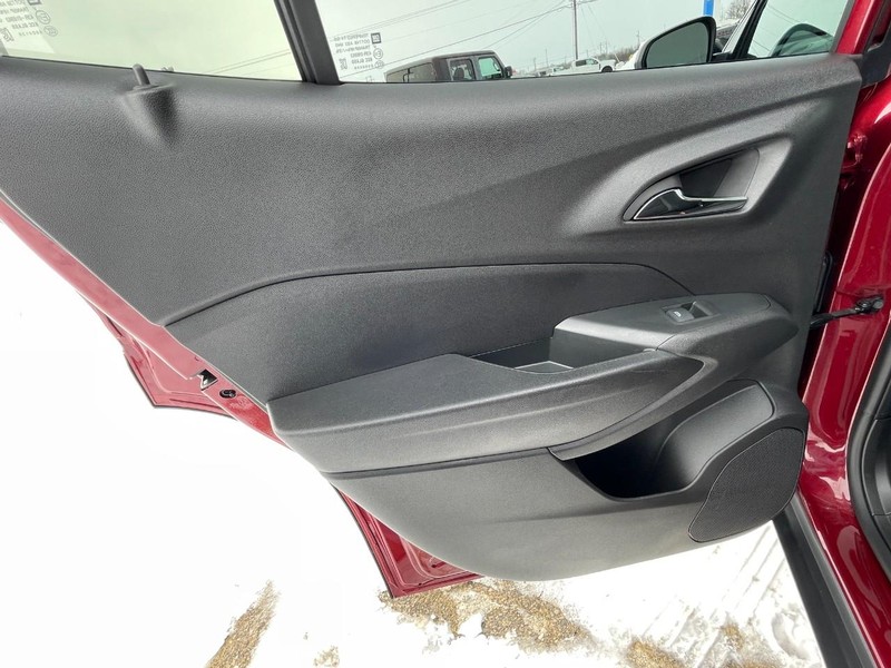 Chevrolet Trax Vehicle Full-screen Gallery Image 15