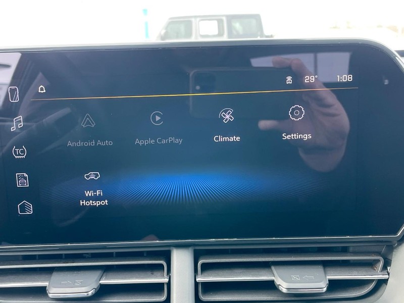 Chevrolet Trax Vehicle Full-screen Gallery Image 32