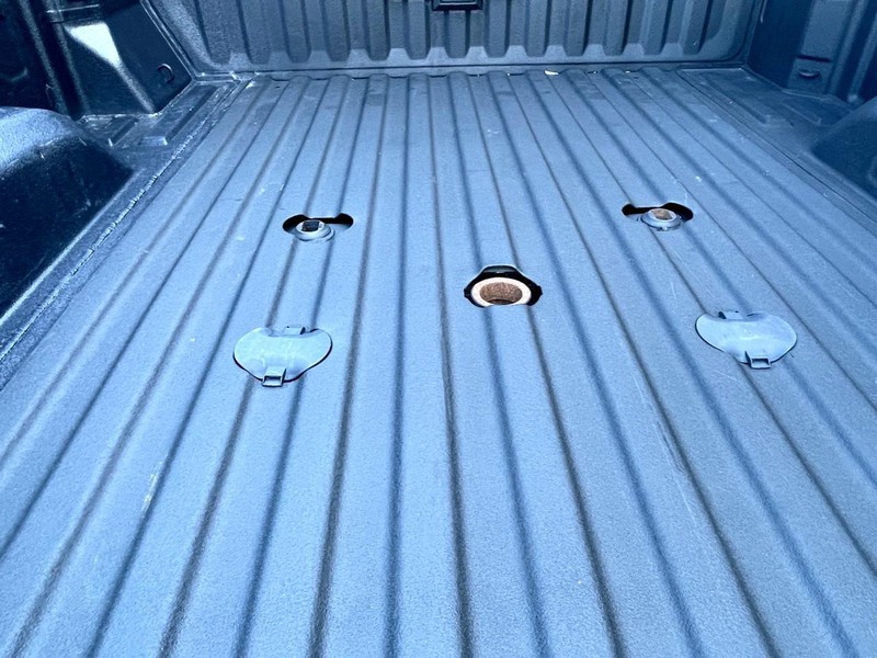 Chevrolet Silverado 2500HD Vehicle Full-screen Gallery Image 16